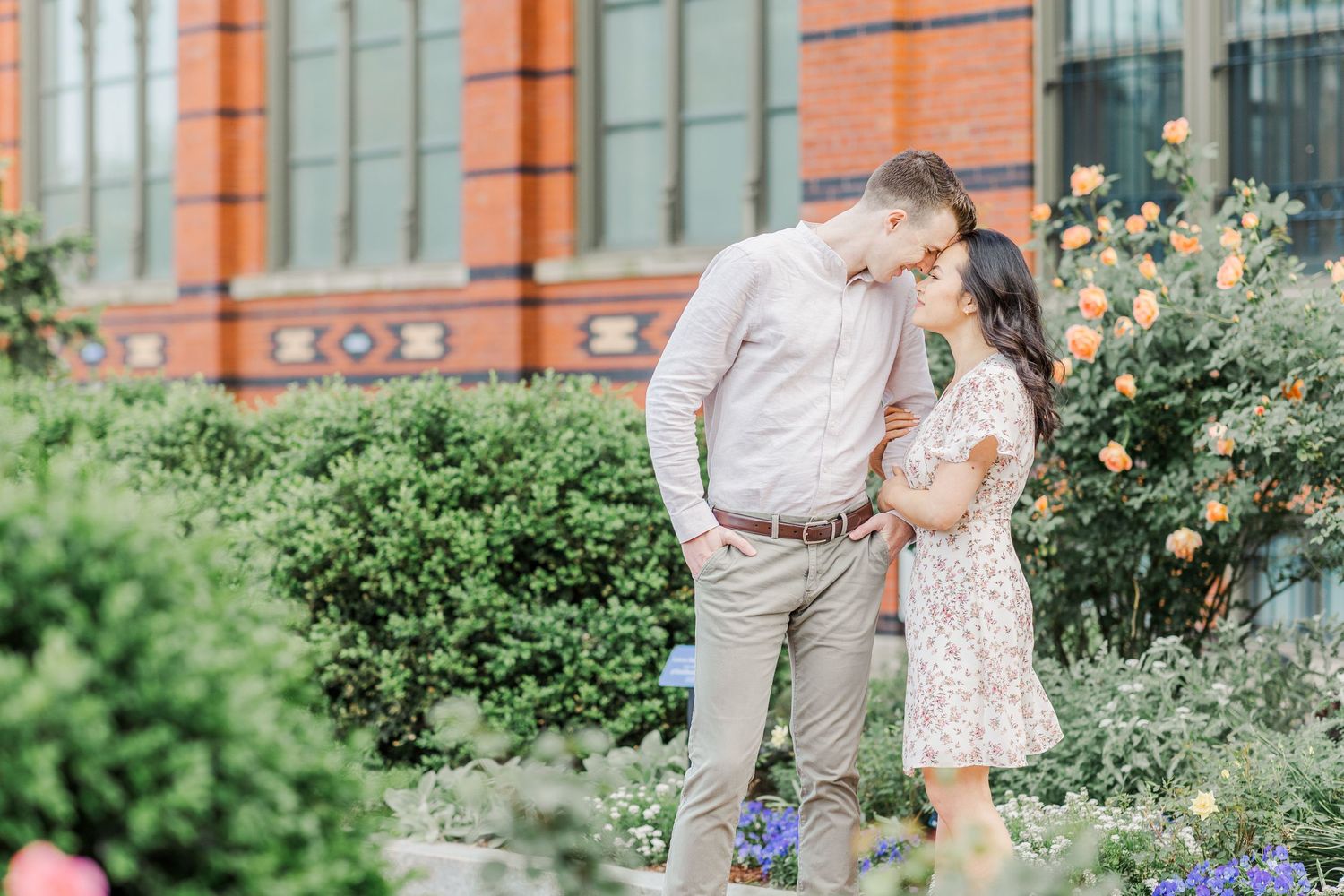 MOONGATE GARDEN WASHINGTON DC ENGAGEMENT PICTURES