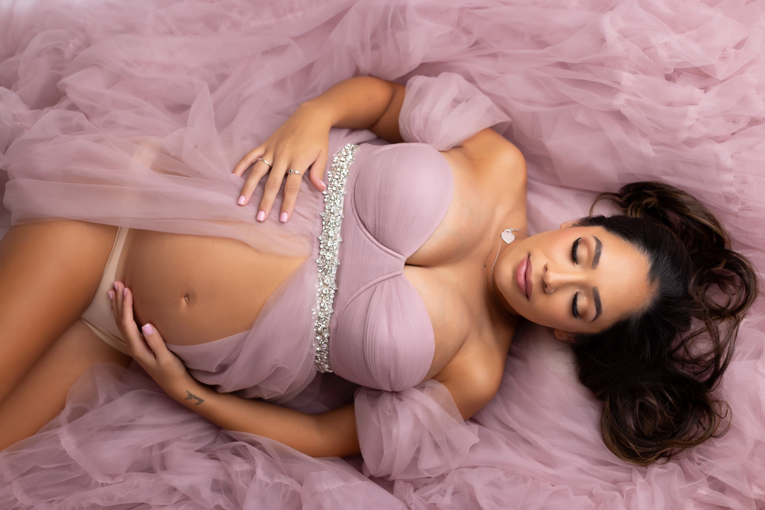 Stunning studio maternity