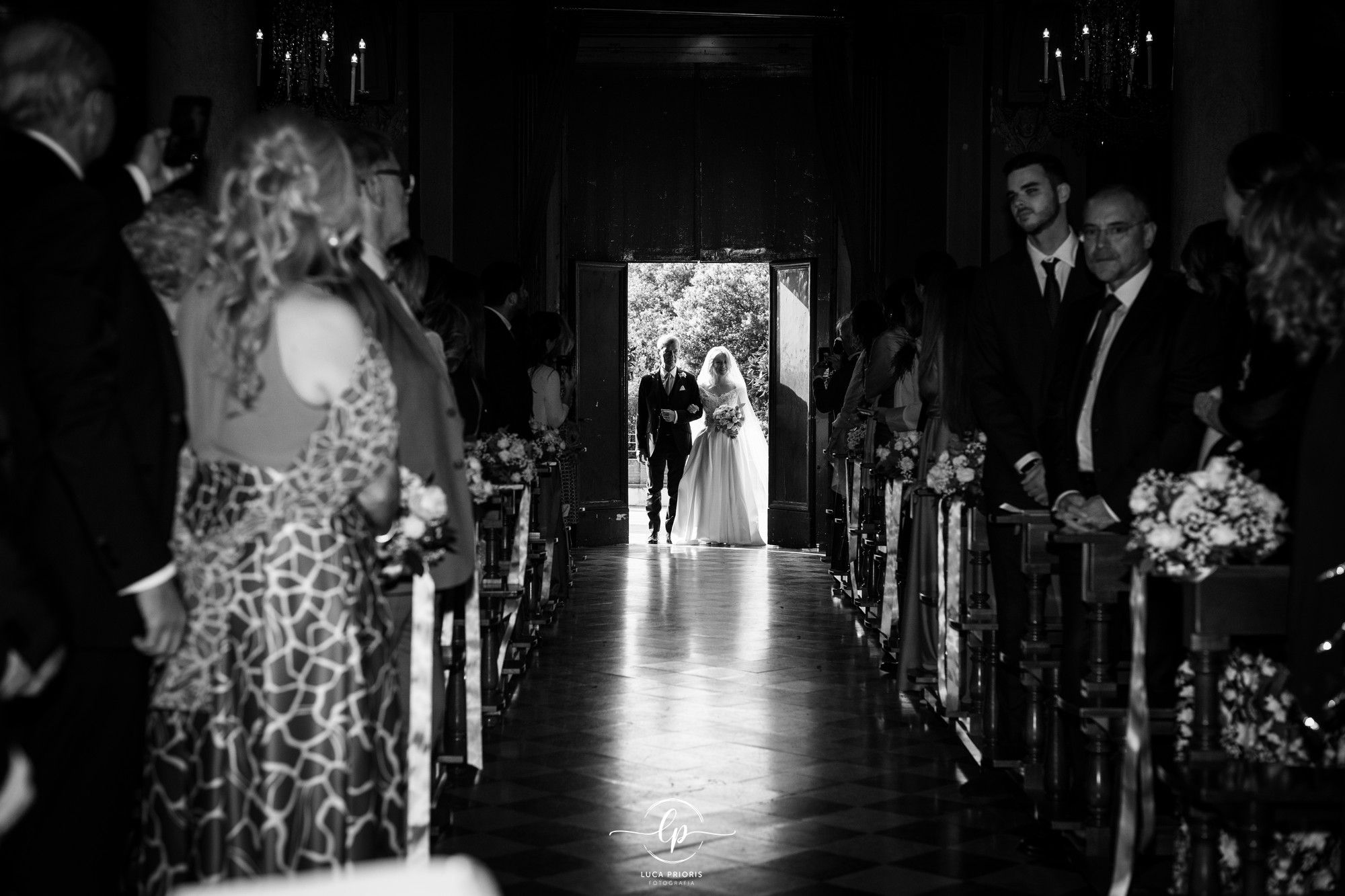 ingresso della sposa nella chiesa di santo stefano a sestri levante