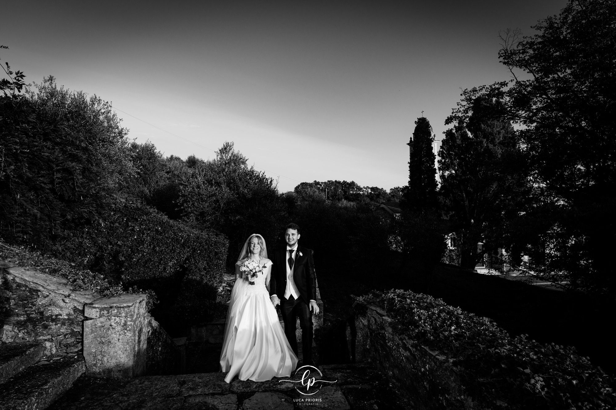 sposi nel parco dell'esedra di santo stefano a sestri levante