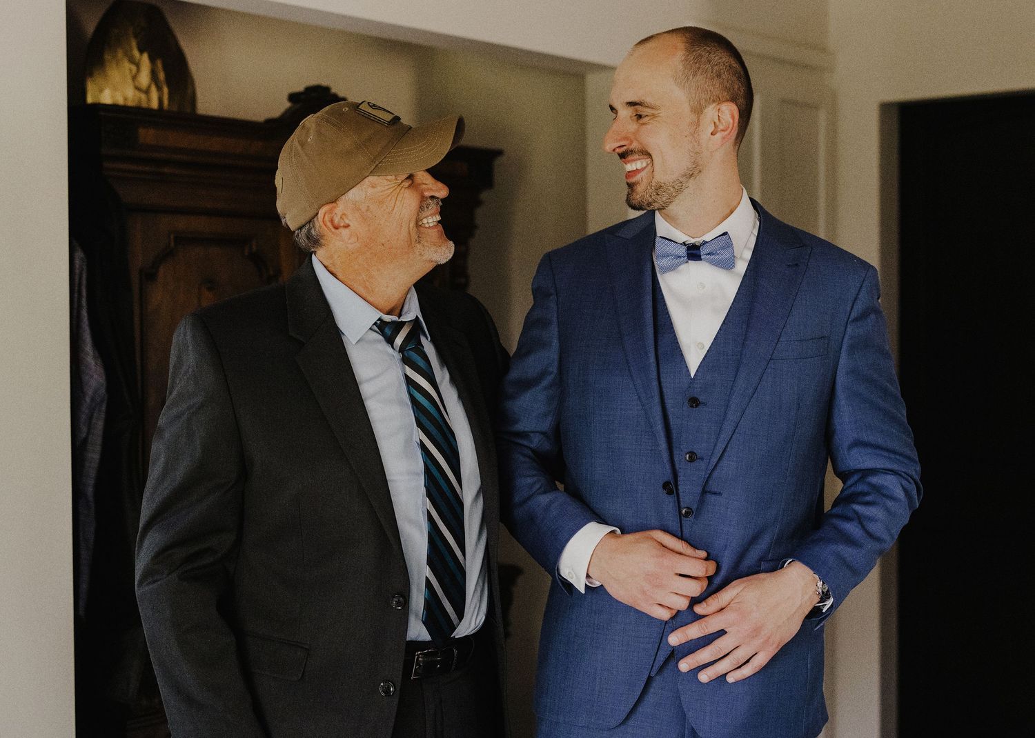 E Noelle Photography in-home wedding in Hidden Hills Los Angeles, father of groom with groom
