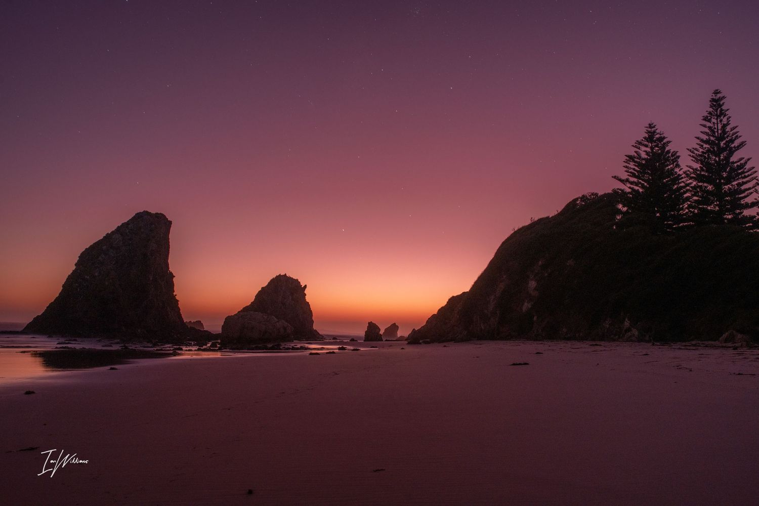 Dawn at Glass House Rocks