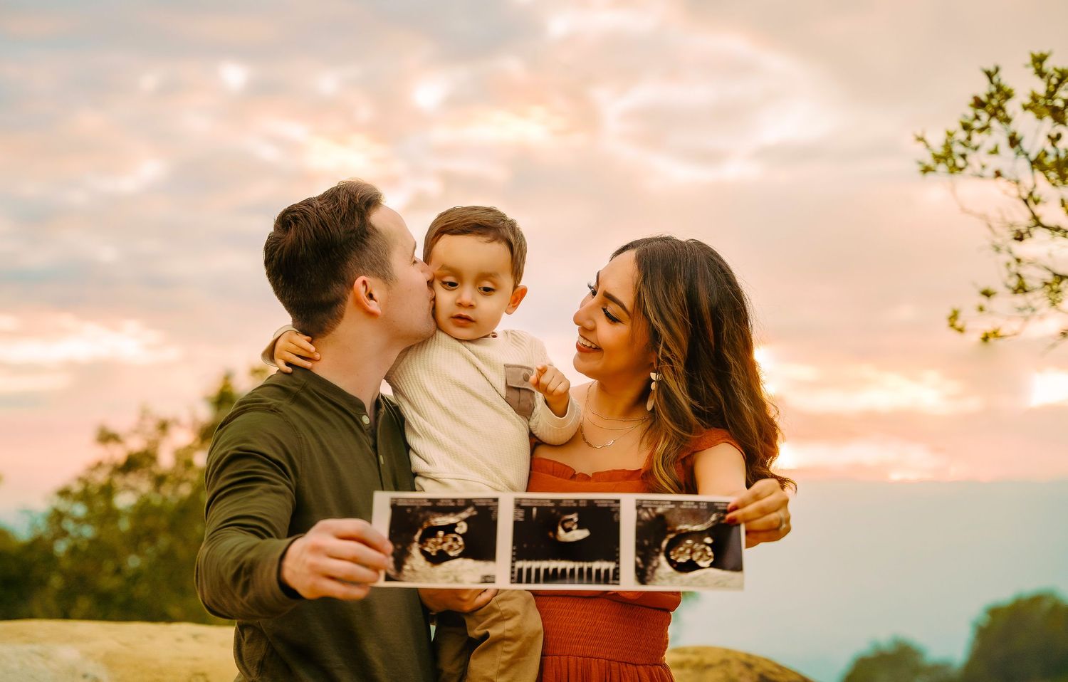 party of 4 couple portraits by Jhenny Bonafe
