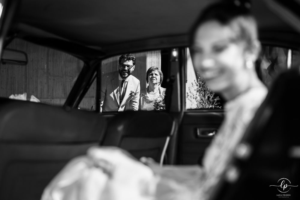 l'arrivo in macchina della sposa
