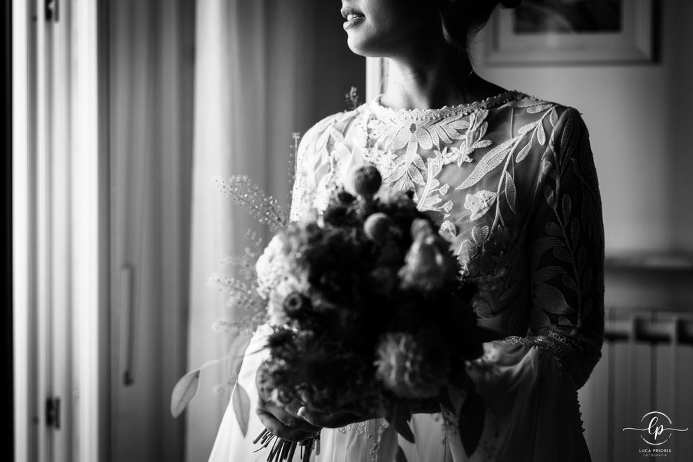 la sposa col bouquet