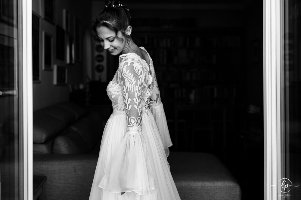 ritratto della sposa in bianco e nero