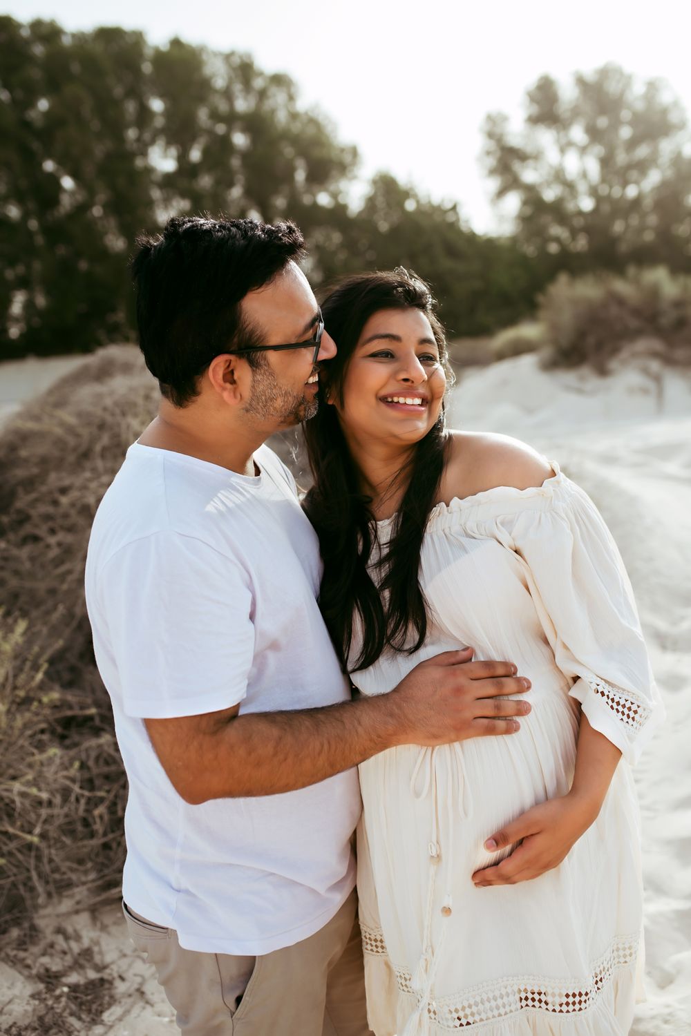 couple photos maternity dress client closet dubai