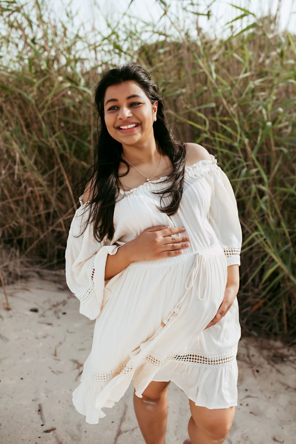 pregnant mum beach photos maternity dress dubai