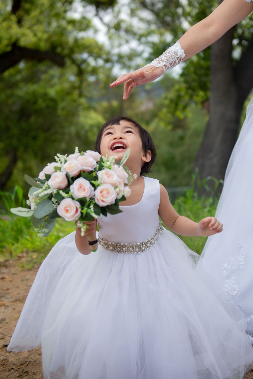 Ojai Valley Inn Wedding photograph. Bridal portraits, Ventura County flower girl, Ojai Wedding portraits, girl in dress