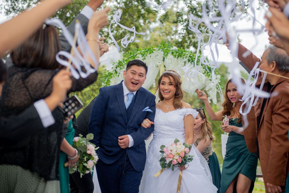 Ojai Valley Inn Wedding photograph. Bridal portraits, Ventura County Couple in wedding, Ojai Wedding portraits, couples