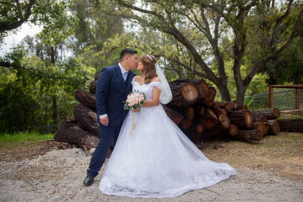 Ojai Valley Inn Wedding photograph. Bridal portraits, Ventura County photographer, Ojai Wedding portraits, couples