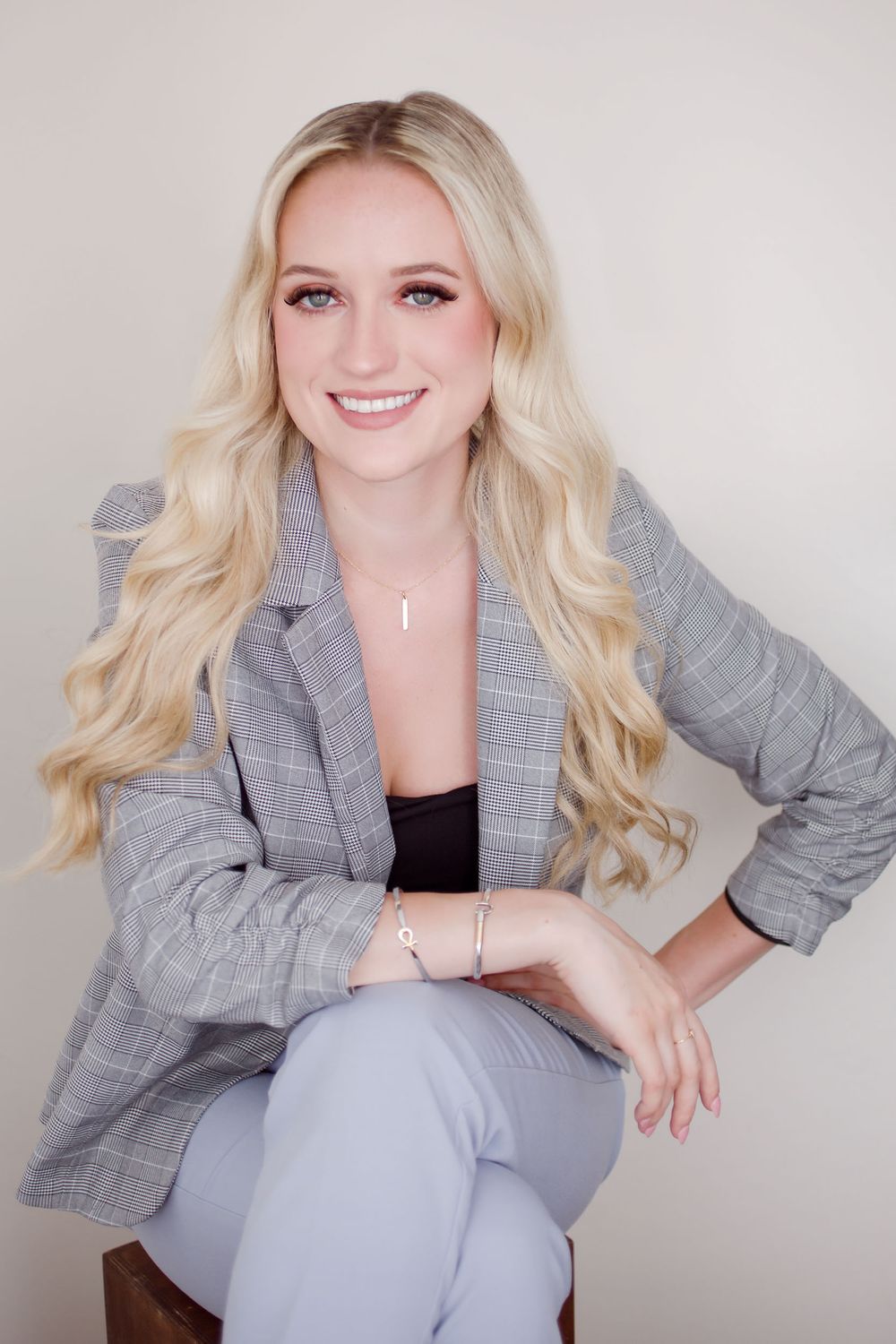 Seattle Headshot photographer, real estate headshots, professional brand photoshoot, professional photos, woman headshot photographers