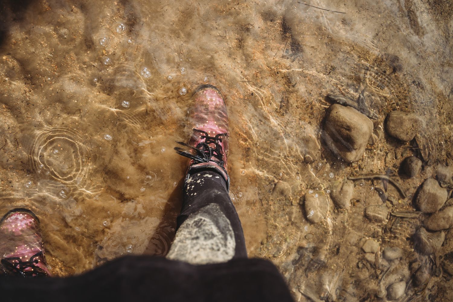 wet wedding photographer, soggy photographer, photographer in river, wet shoes, Nelson photographers