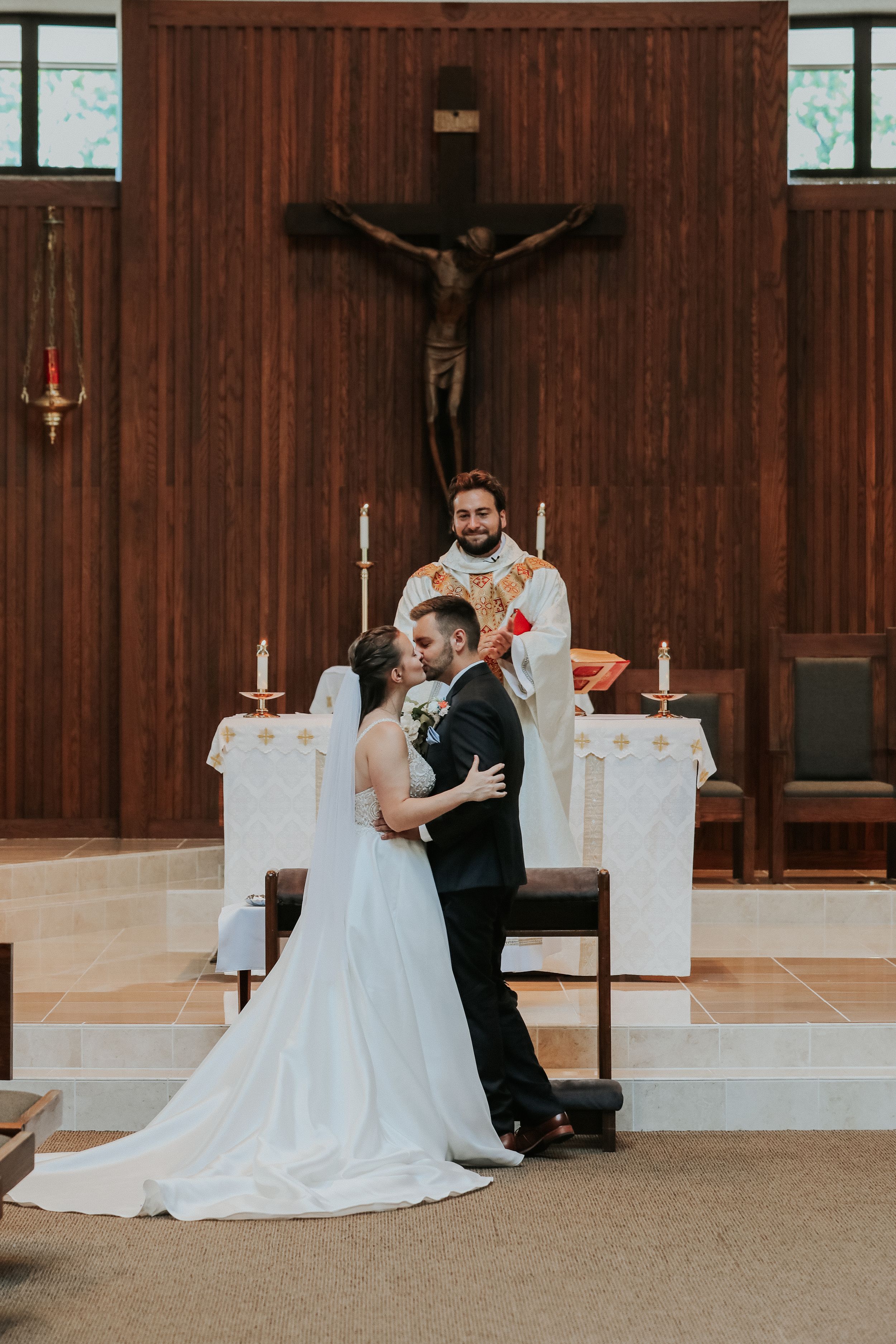 Rockford IL Catholic wedding photographer