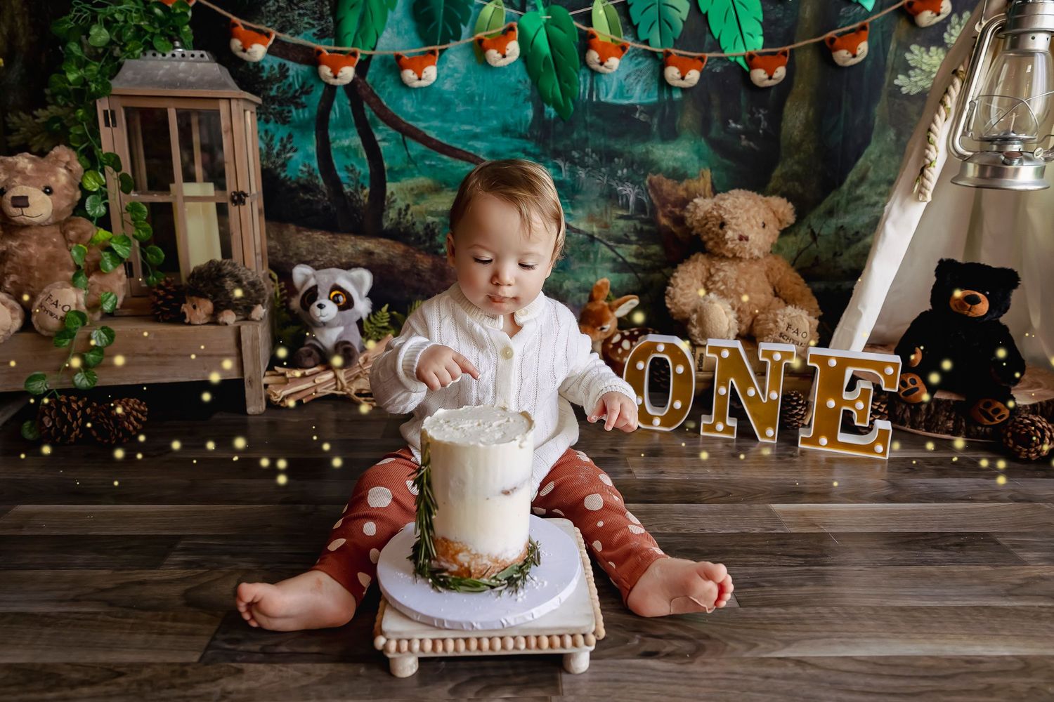 bebe comiendo bizcocho sesion de cake smash ponce
