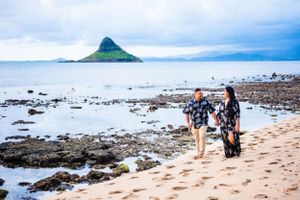 Oahu Hawaii beach engagement photography session.
