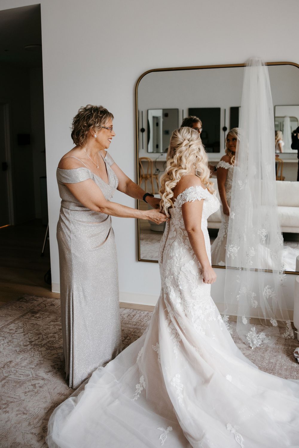 Minnesota Wedding at Catalyst by Nature Link Mother of the Bride