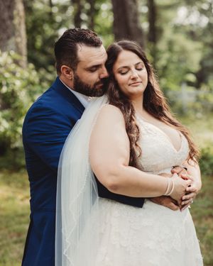 Professional wedding photo - bride and groom outdoors