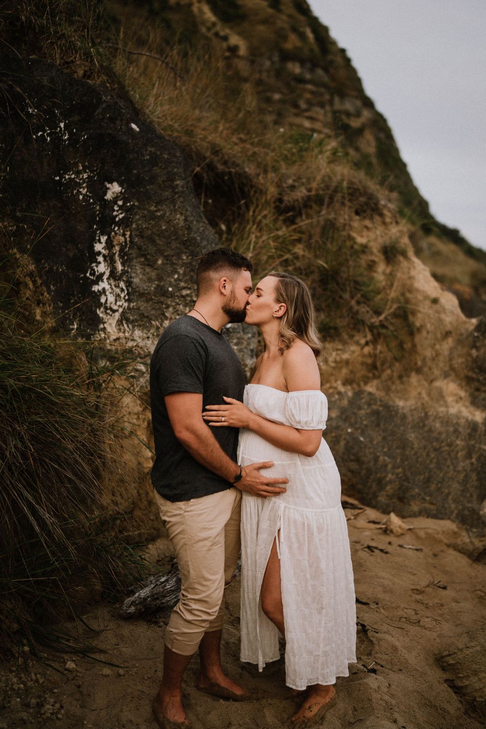 Hawkes Bay Photographer, Napier Photographer, Maternity Session, Couple Session, Waipatiki Beach
