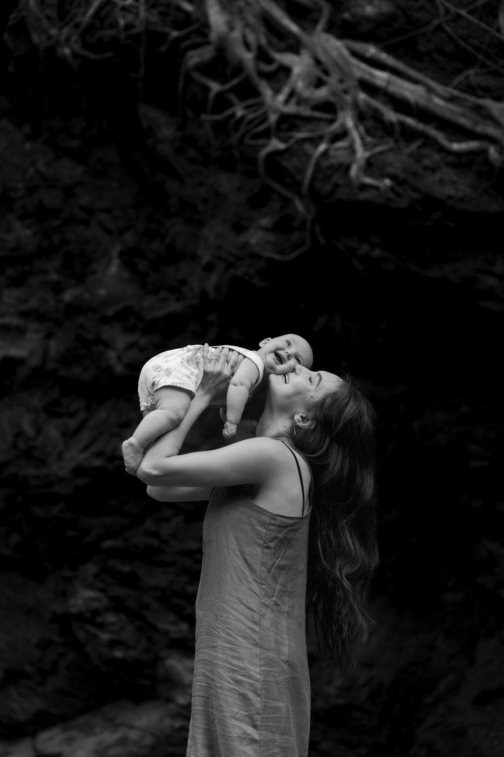 Mum with Baby- Murwillumbah Photographer-Shari Mae Photography