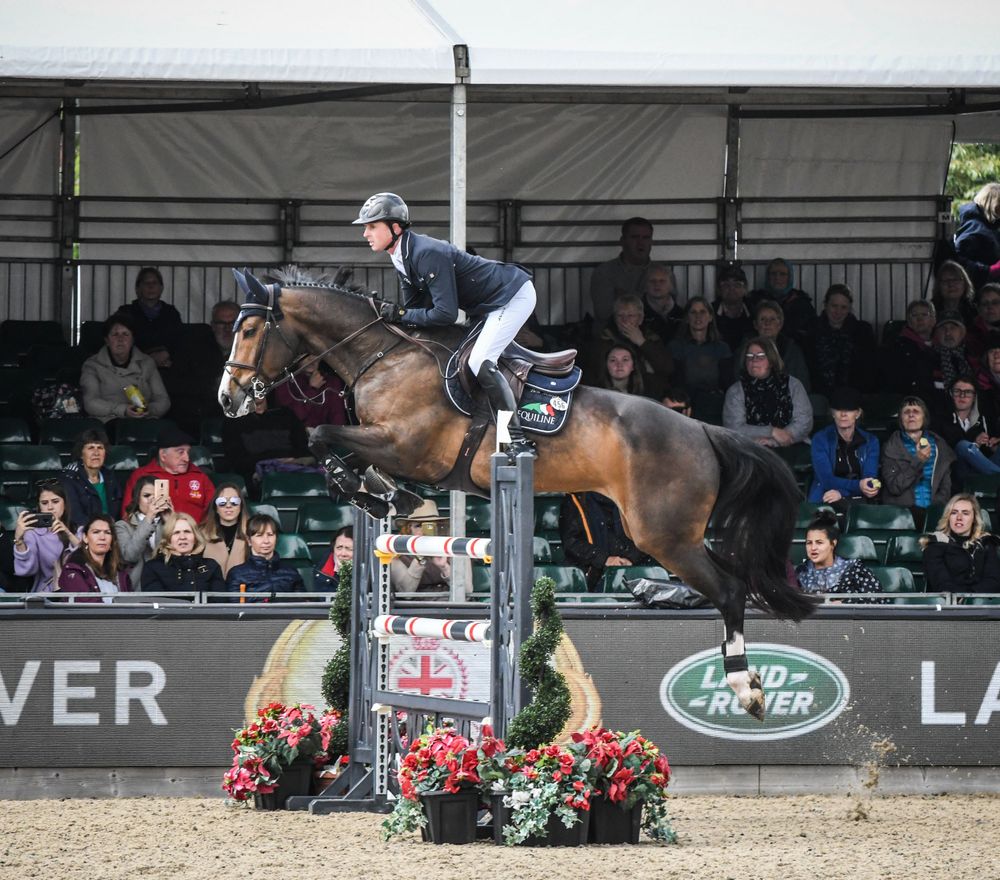 International Show jumping at Windsor horse show by Karen Chaplin Photography.