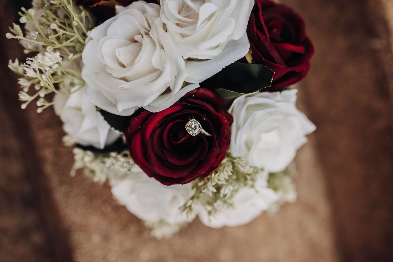 Ring and floral details