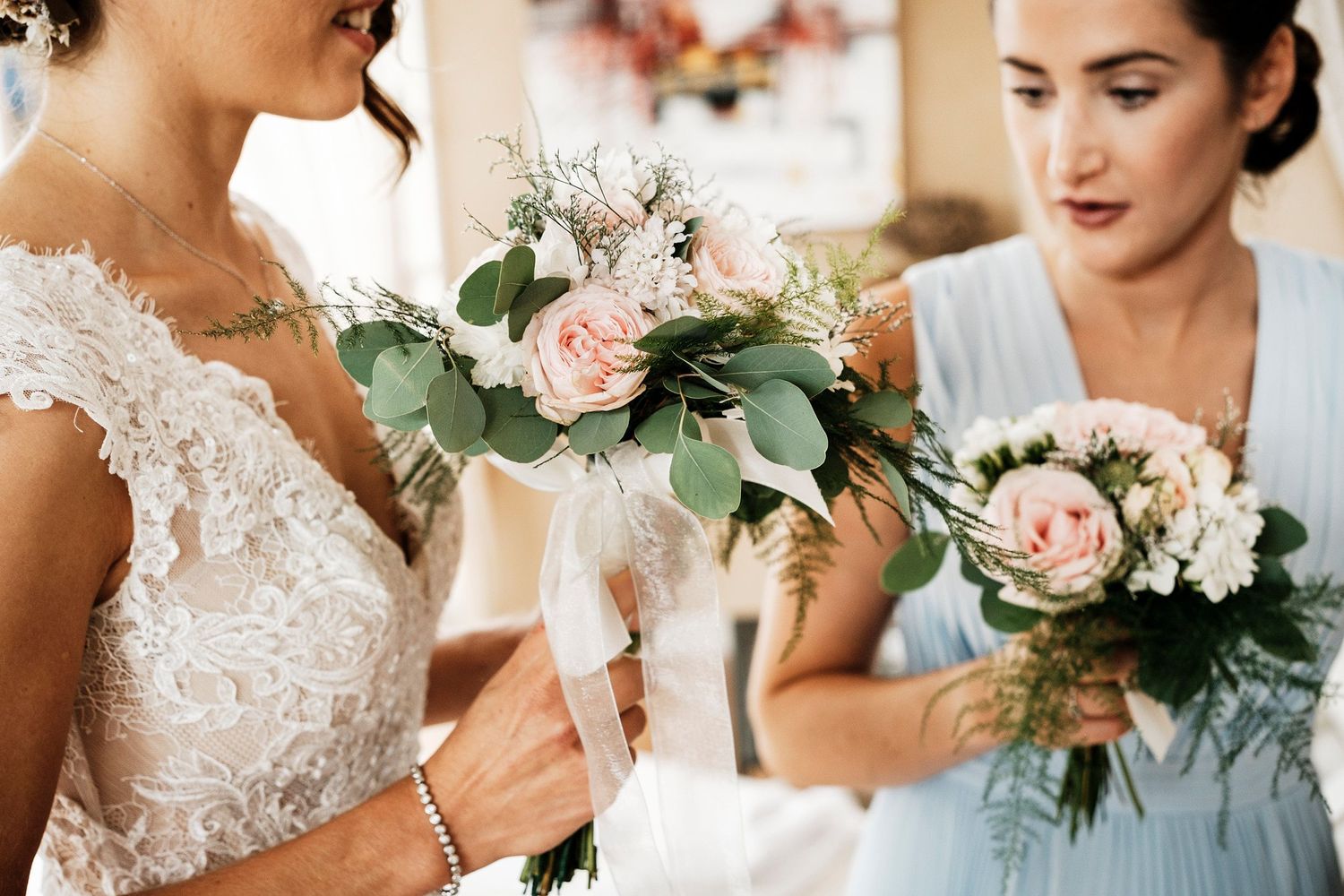 TLOOK photographe de mariage de style documentaire, préparatifs de la mariée détails bouquets