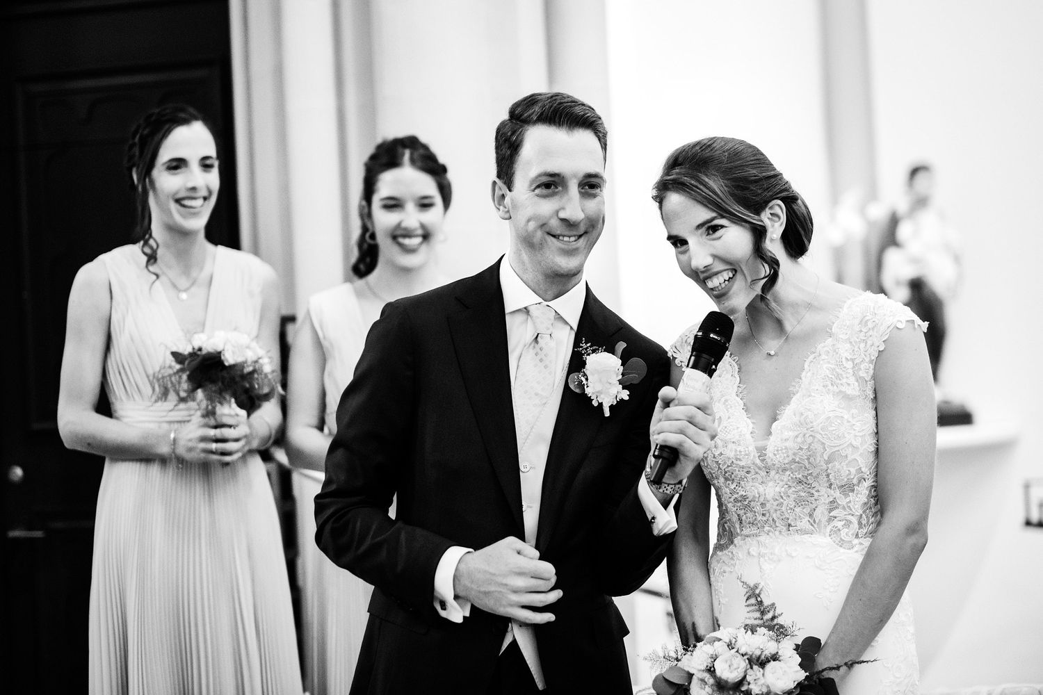 TLOOK photographe de mariage de style documentaire, église émotions discours des mariés