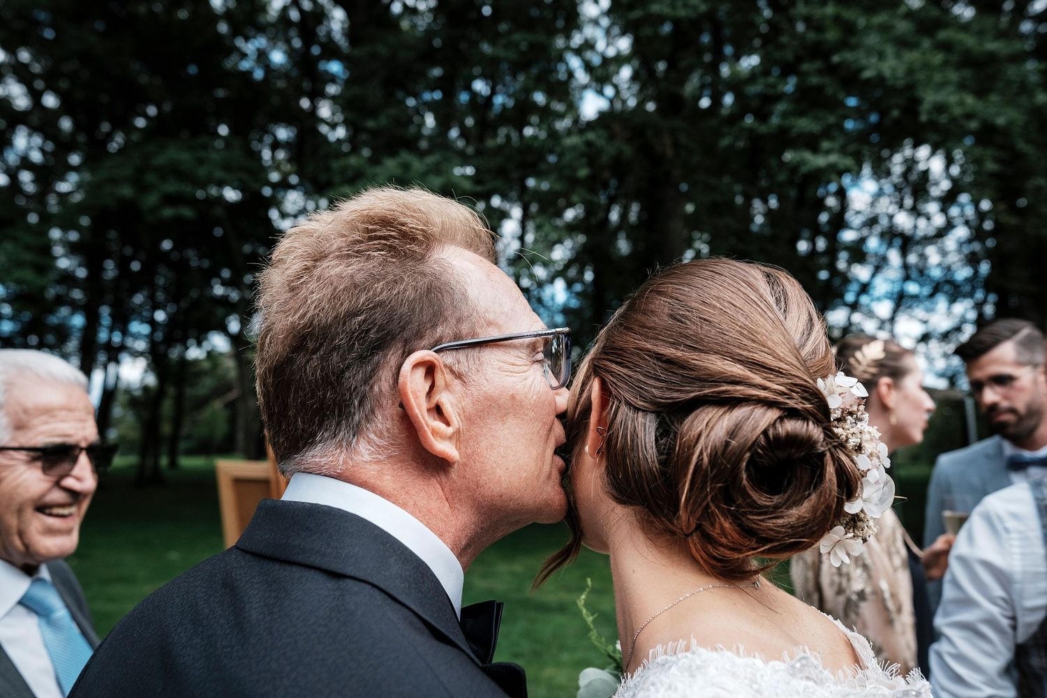 TLOOK photographe de mariage de style documentaire, domaine les Bois de Chamblard cocktail émotions