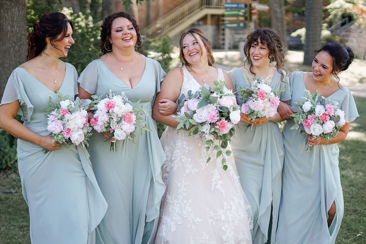 Wedding at Racine Zoo, Racine Wedding Photographer, Zoo Wedding, Wedding at Roma Lodge, Wedding Photos Racine