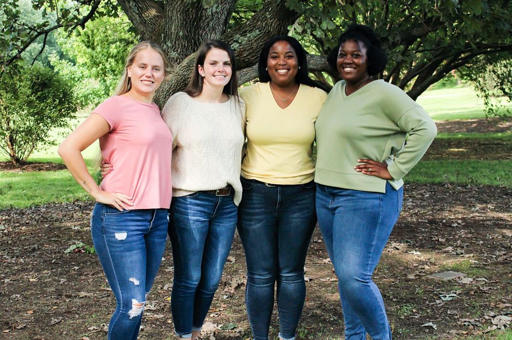 friends, besties, BFFs, nature, arboretum,
