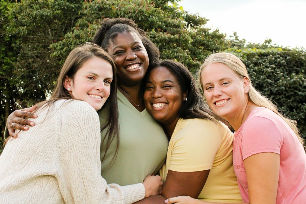 friends, hugs, smiles, close, arboretum