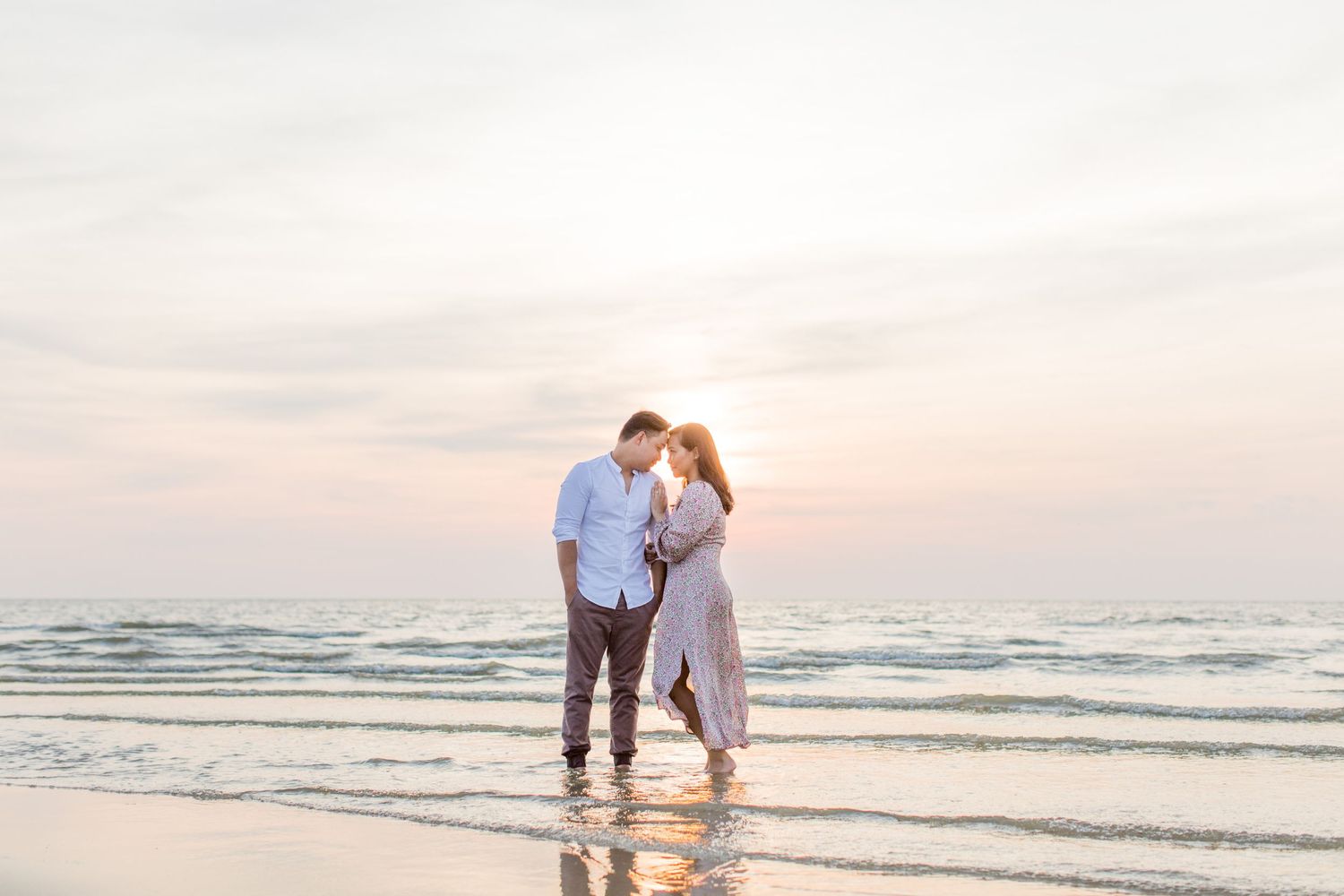 New Jersey Couples Photographer. South Jersey Engagement Photographer, Philadelphia Engagement Photographer.