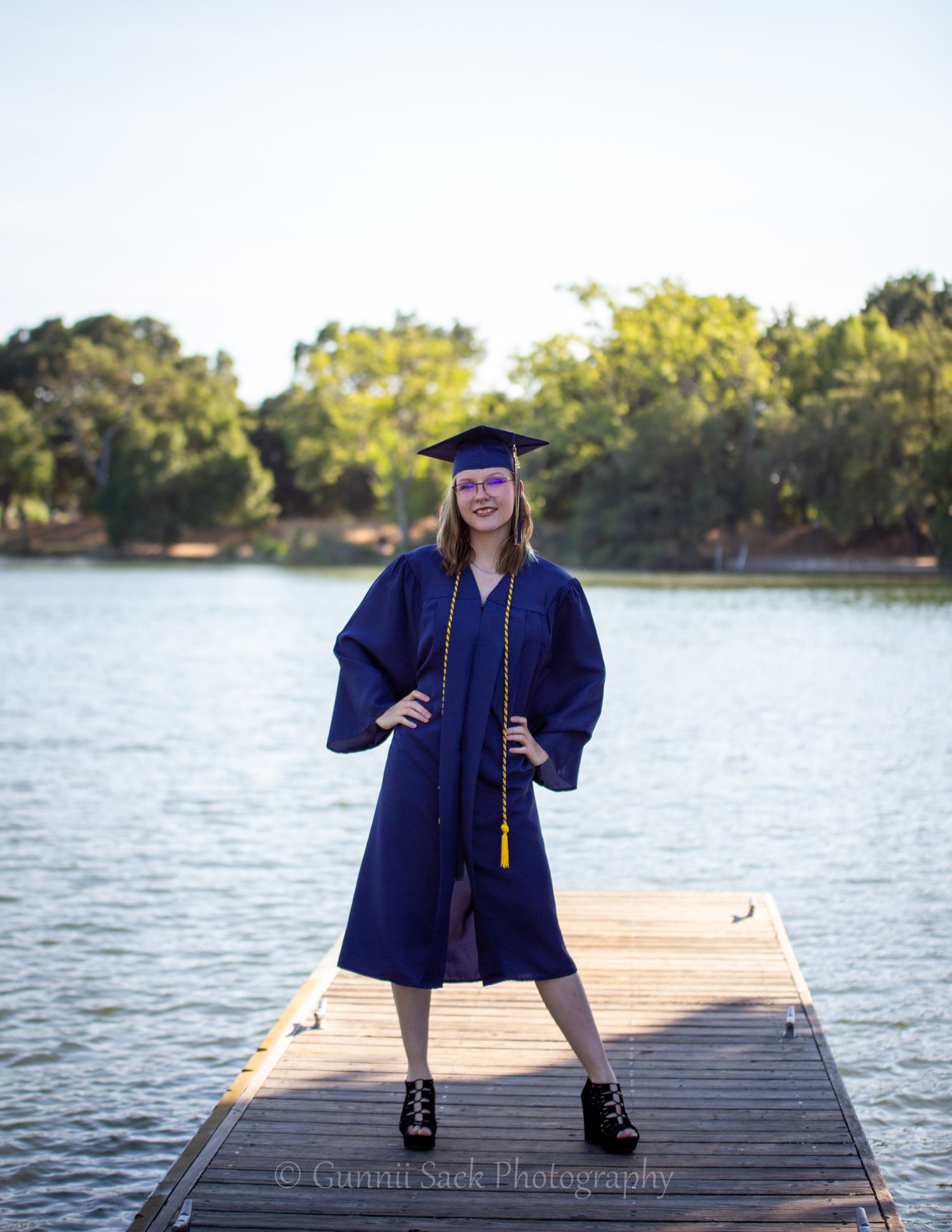 gunnii sack photography, lodi lake, class of 2022, senior session, windy day,