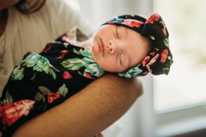 in-home newborn family lifestyle photoshoot session san antonio