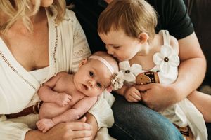 in-home newborn family lifestyle photoshoot session san antonio