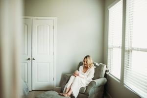in-home newborn family lifestyle photoshoot session san antonio