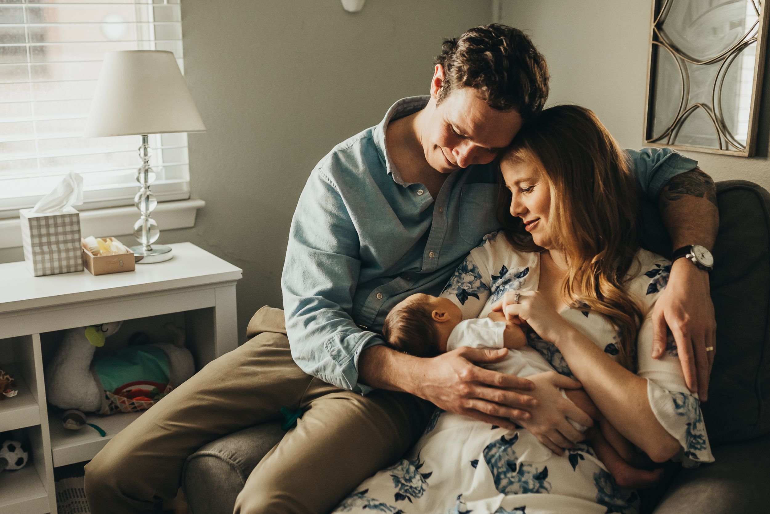 in-home newborn family lifestyle photoshoot session san antonio