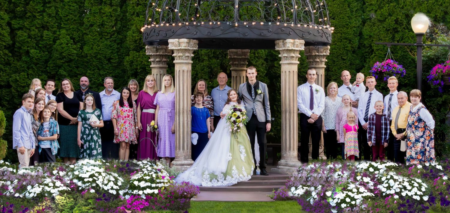 Wedding image of extended family. Taken at Le Jardin wedding event center in Sandy, Utah.