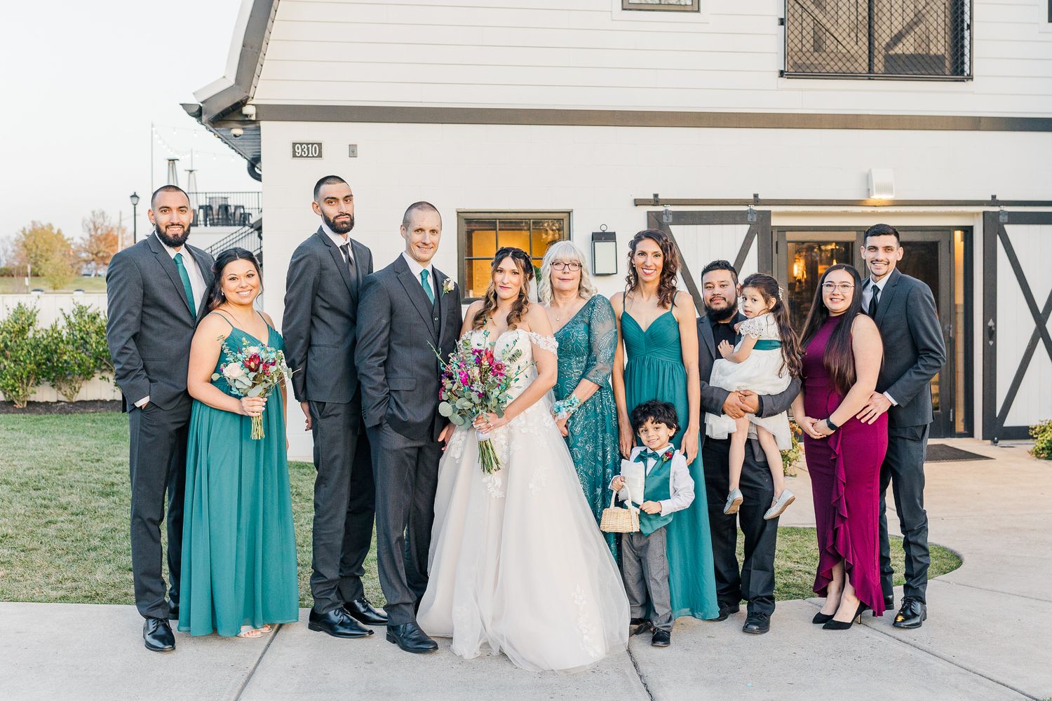 SWEENEY BARN VIRGINIA WEDDING PICTURES