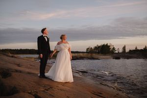 hääpotretti kallioilla