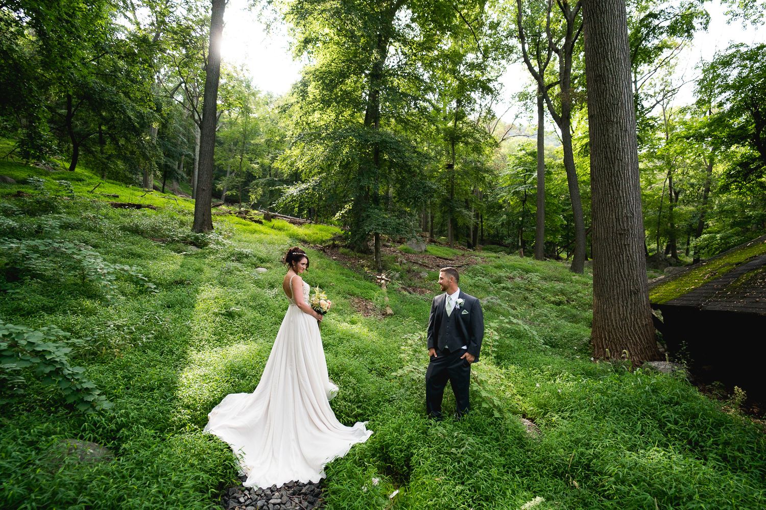 Bride and groom scenic photo at bear mountain state park ny summer wedding green scenery