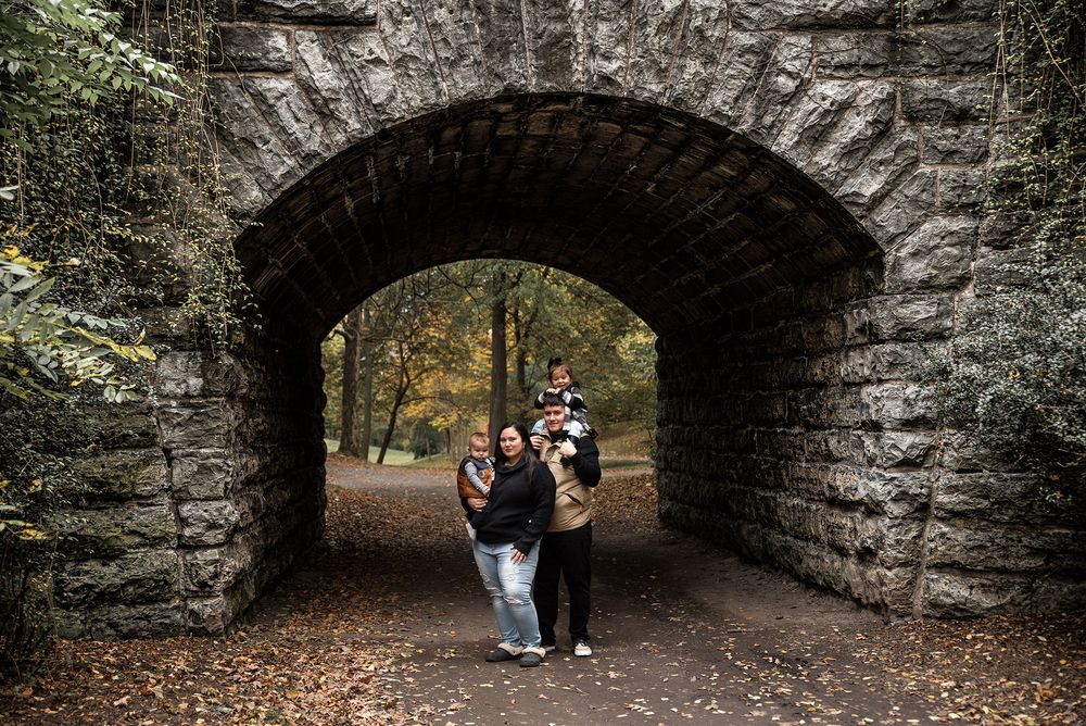 Family portrait photography in Buffalo, NY at Delaware Park