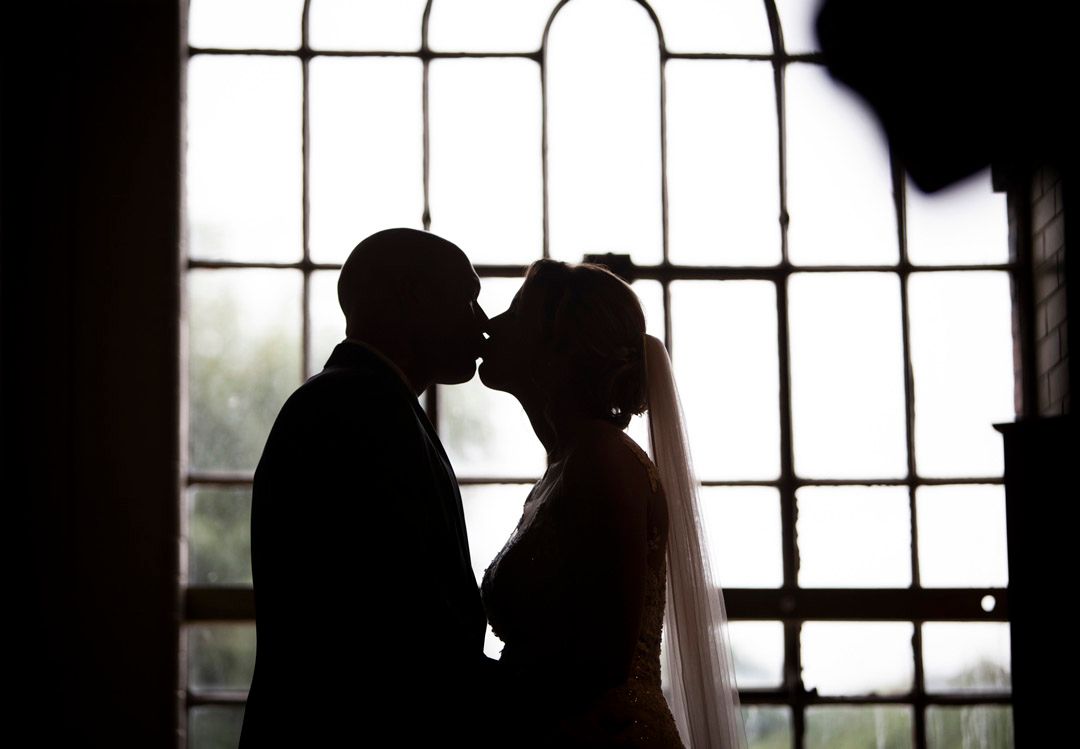 silhouette wedding portrait photo