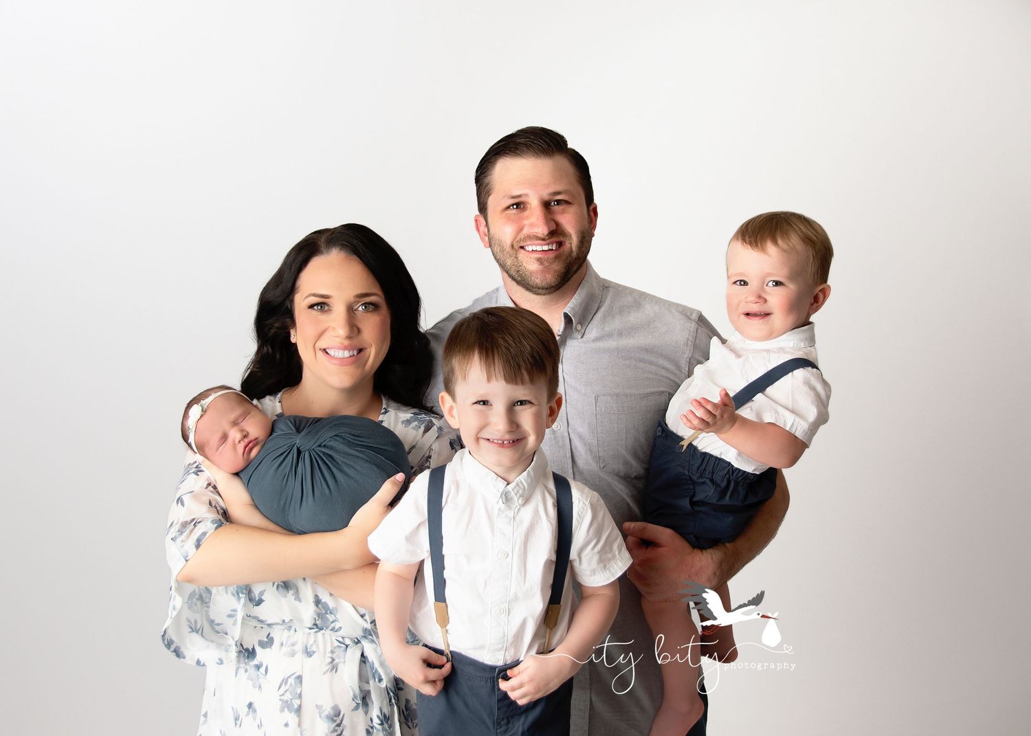 Newborn Baby & Family Photographer Westlake Ohio Cleveland