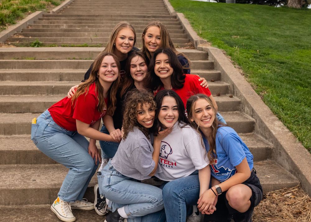 High School Senior Best Friends College T-shirt Photo Sessions in Omaha, NE - BrightSide Photography