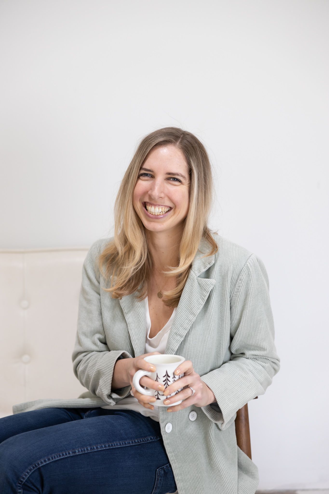 woman business owner of Minty Made brand and web designer for eco friendly businesses headshot Woodinville, WA