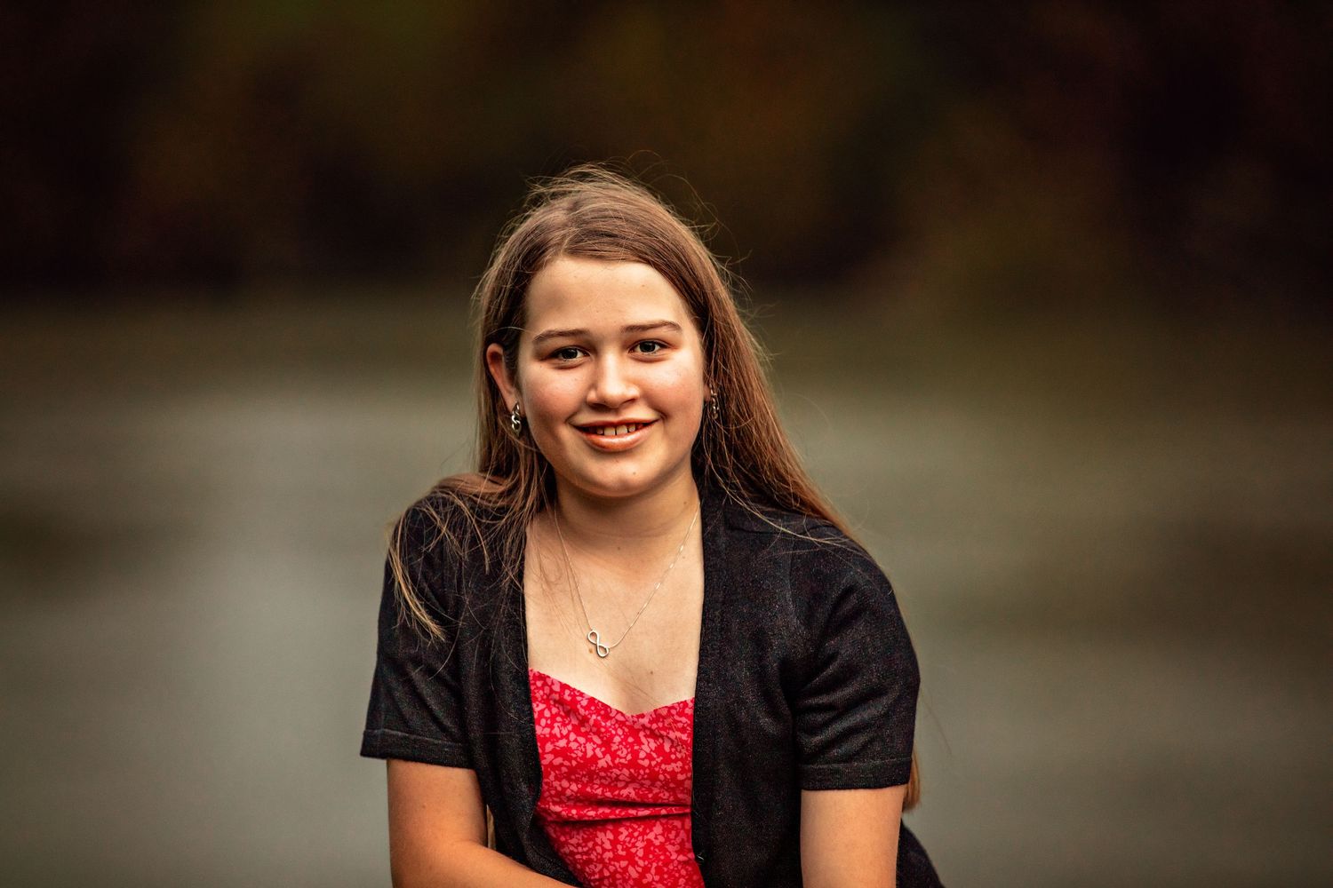 Palmerston North Newborn Baby Family Photographer. Tween girl Manawatu River