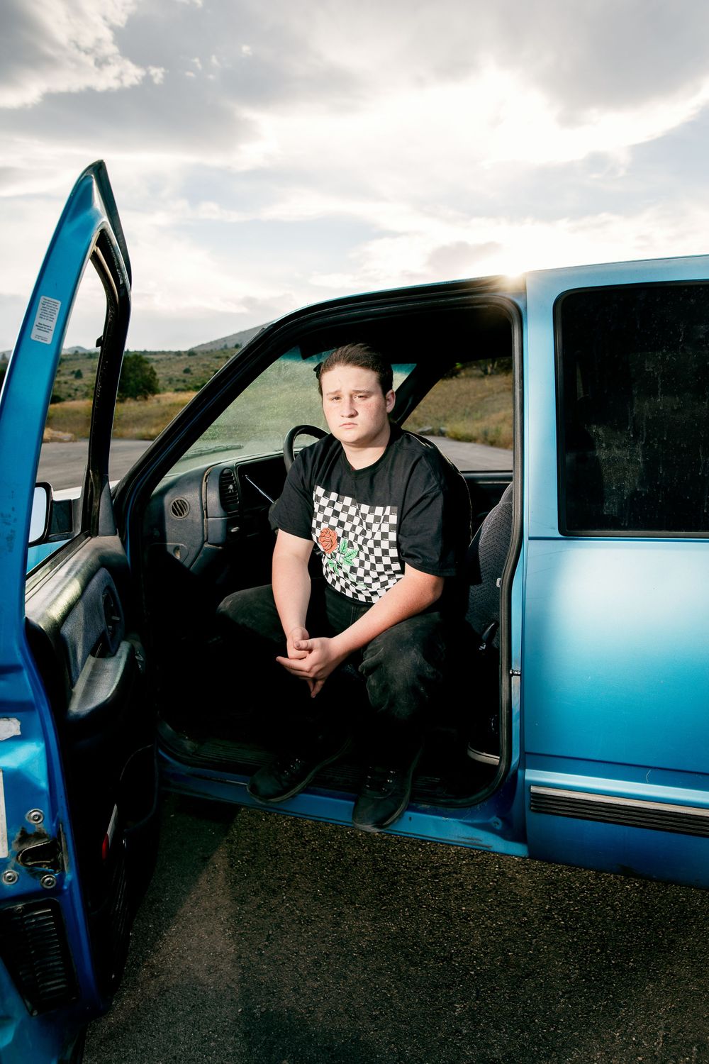 senior photo with old truck