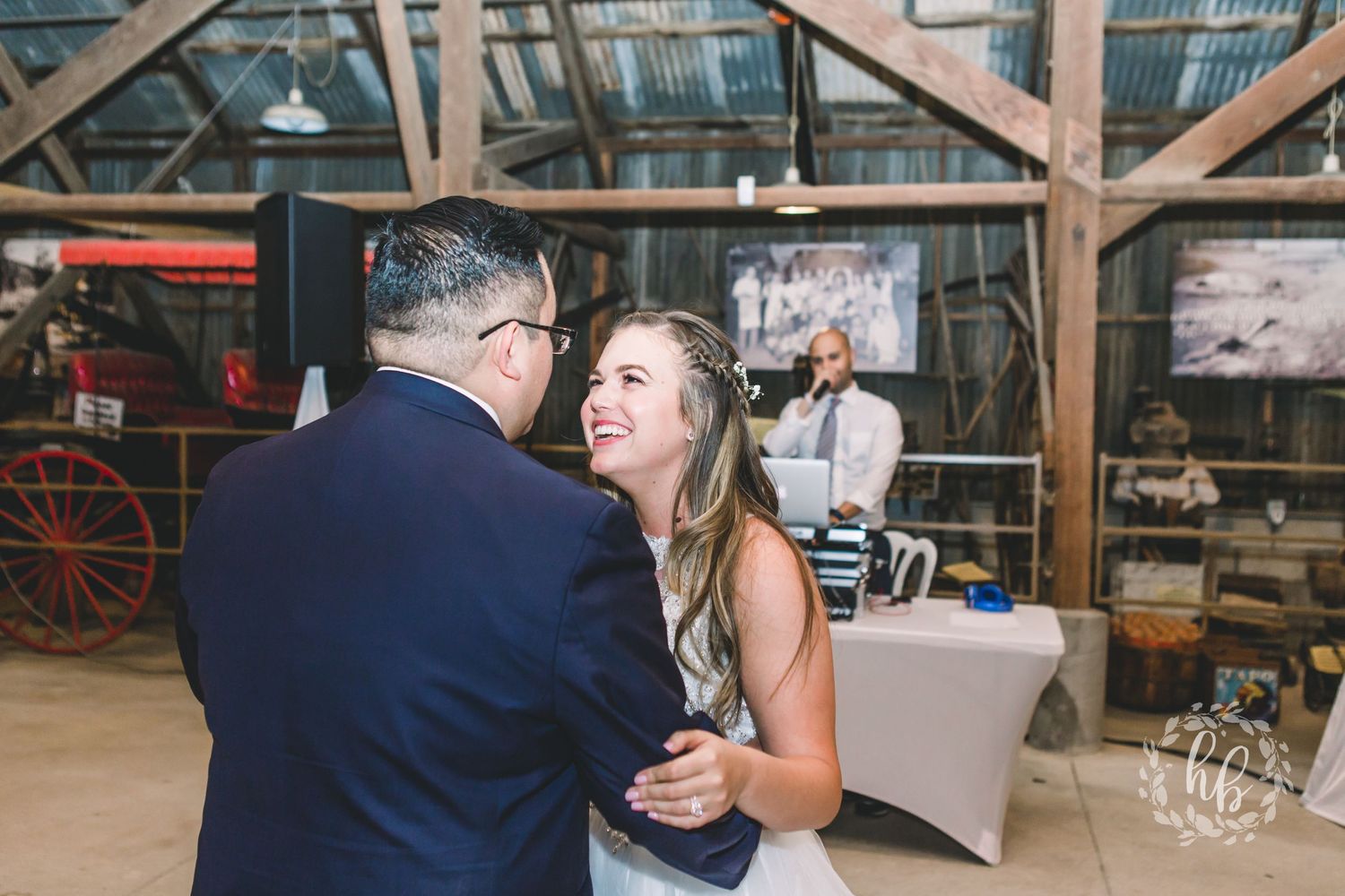 strathearn historical park wedding barn wedding photos wedding photographer